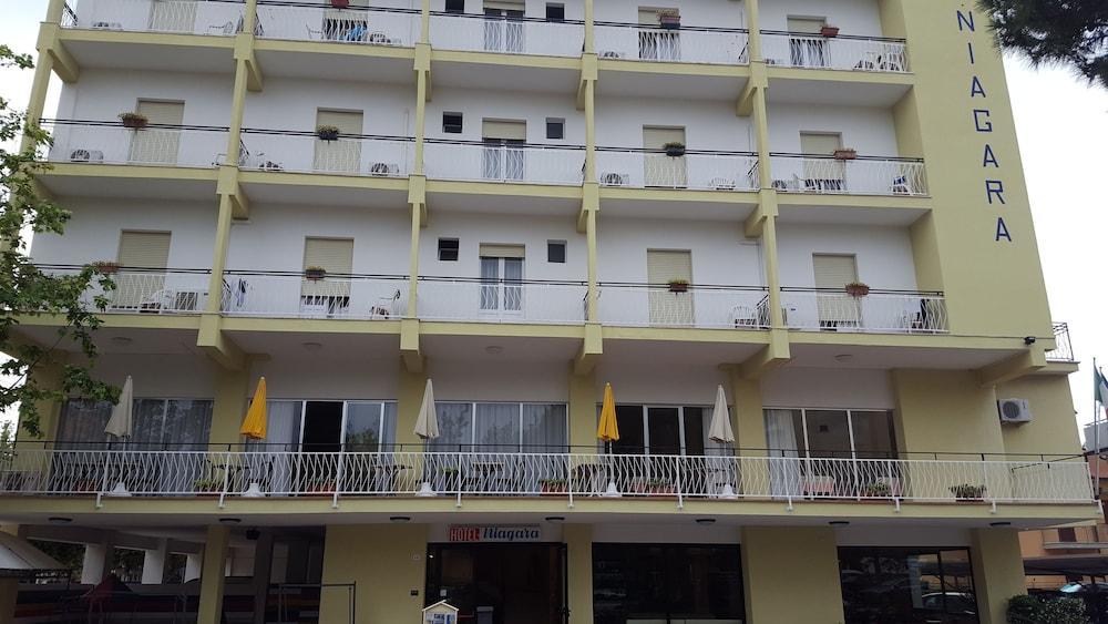Hotel Ines Чезенатіко Екстер'єр фото