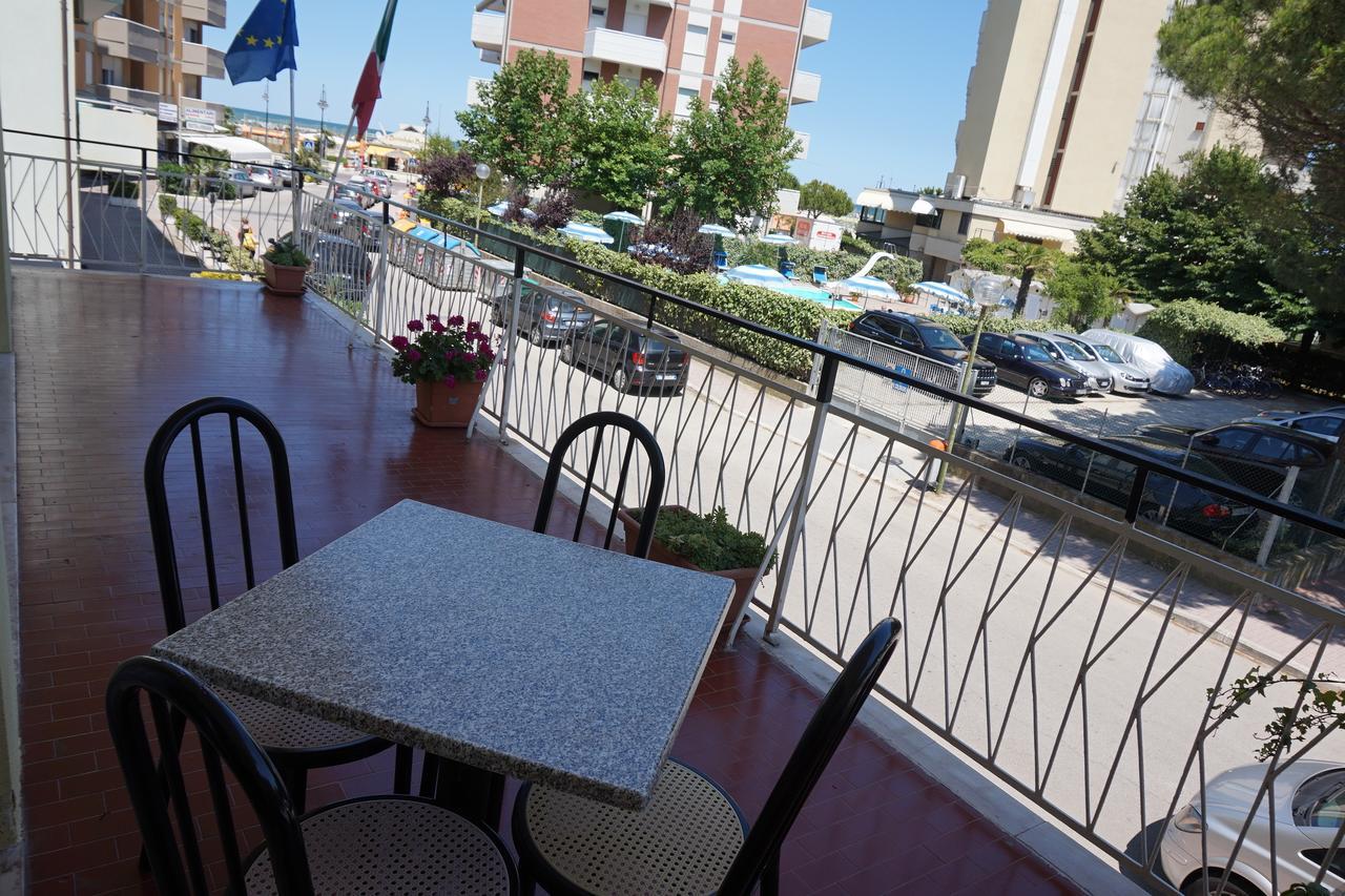 Hotel Ines Чезенатіко Екстер'єр фото