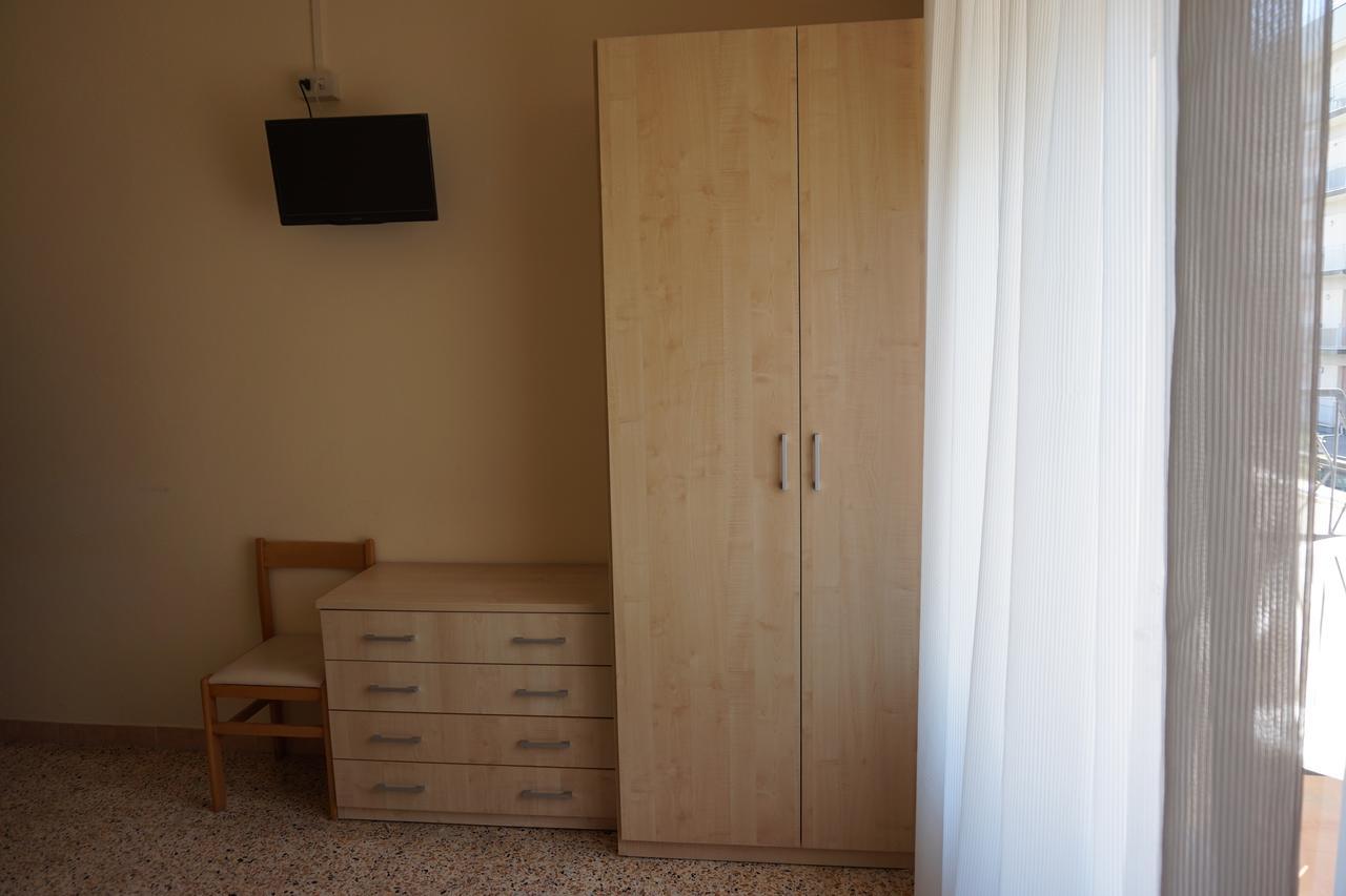 Hotel Ines Чезенатіко Екстер'єр фото
